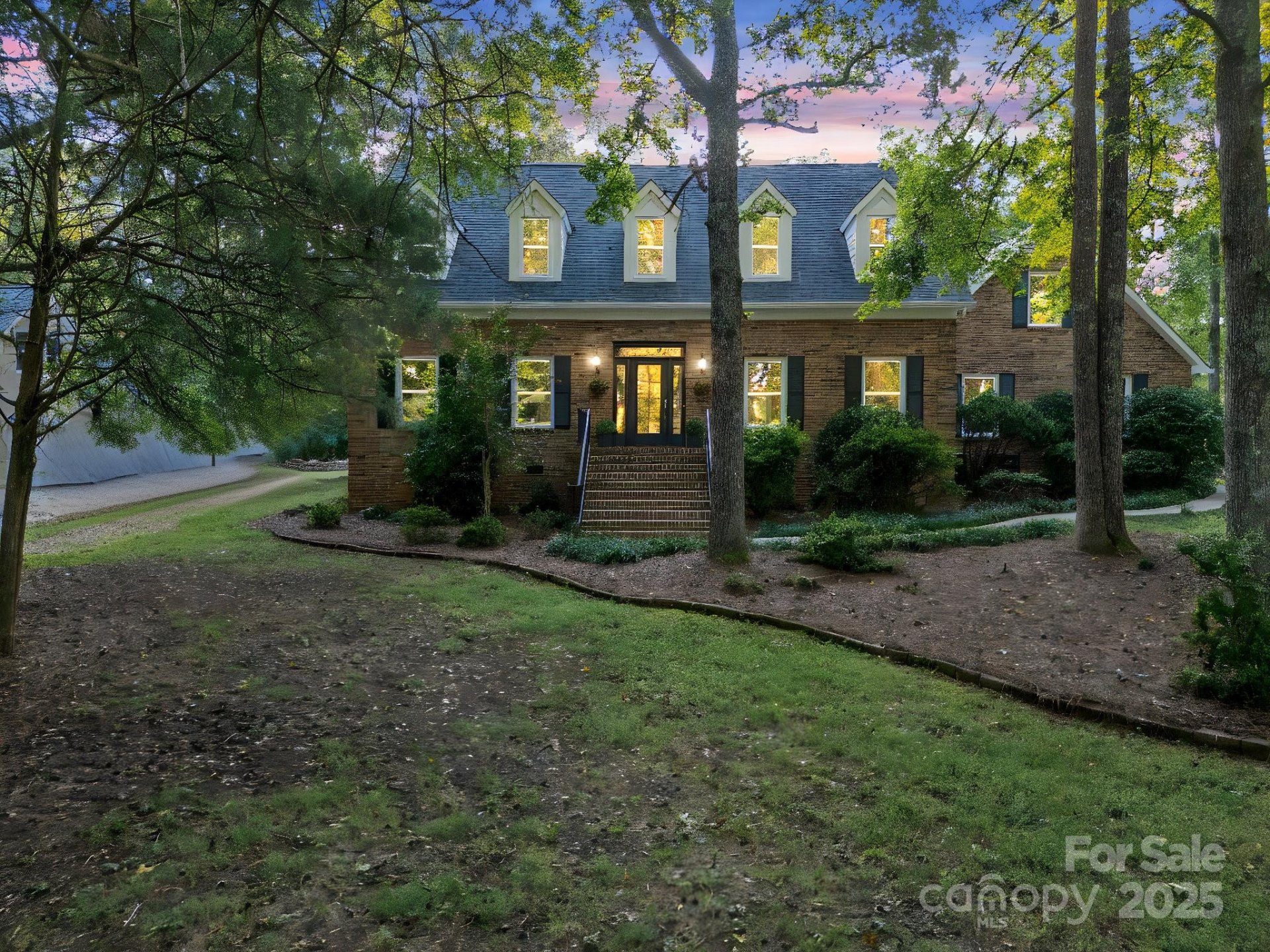 Property image 2 at 8503 Foxbridge Drive, Matthews, NC 28104