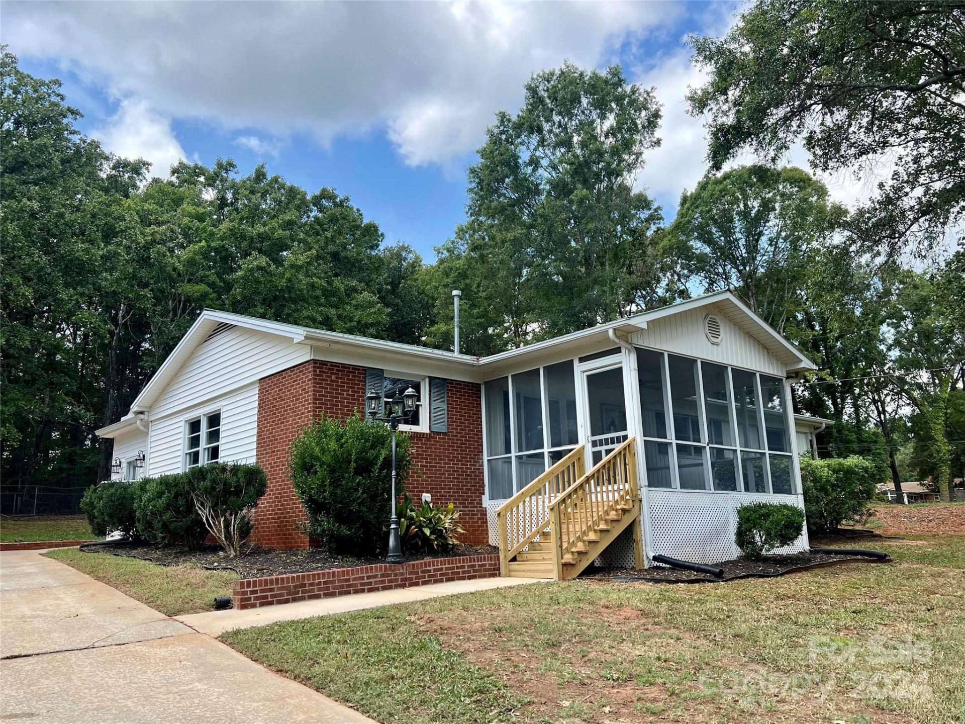 Property image 2 at 5667 E Hillsdale Drive, Fort Lawn, SC 29714