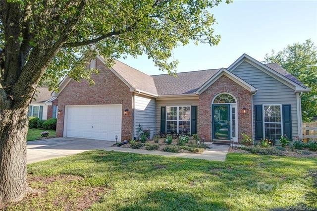 Property image 1 at 105 Walmsley Place, Mooresville, NC 28117