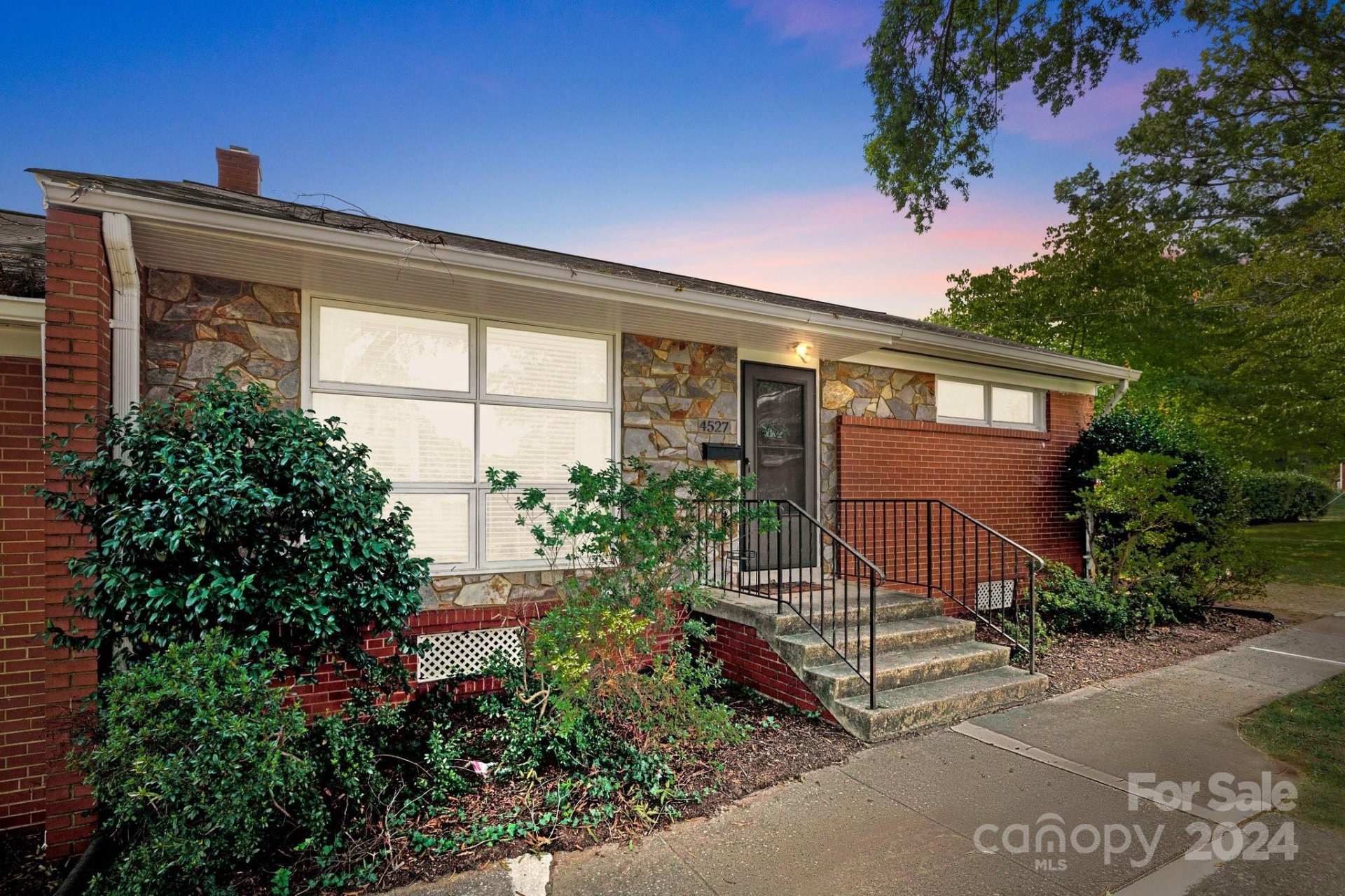 Property image 1 at 4527 Woodlark Lane, Charlotte, NC 28211