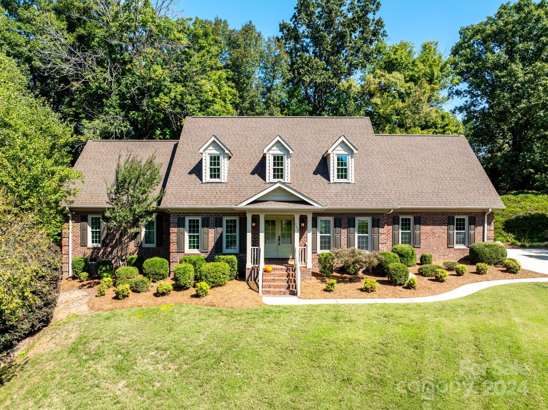 169 Cottontail Lane