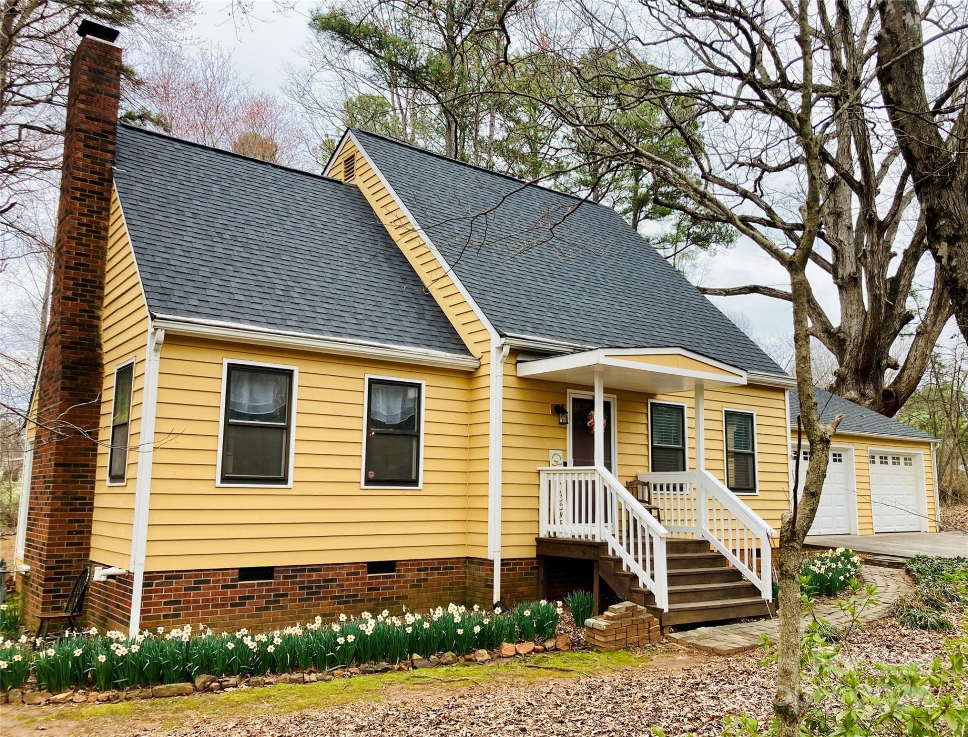 Property image 1 at 1490 Kensington Circle, Newton, NC 28658