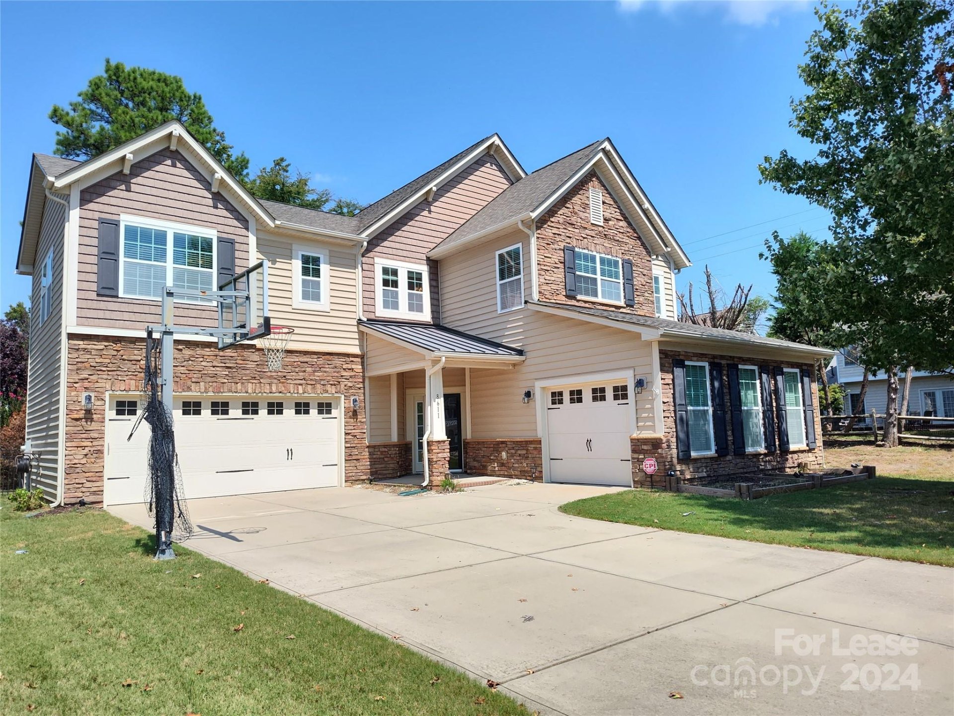 Property image 1 at 8611 Burnside Lane, Charlotte, NC 28277