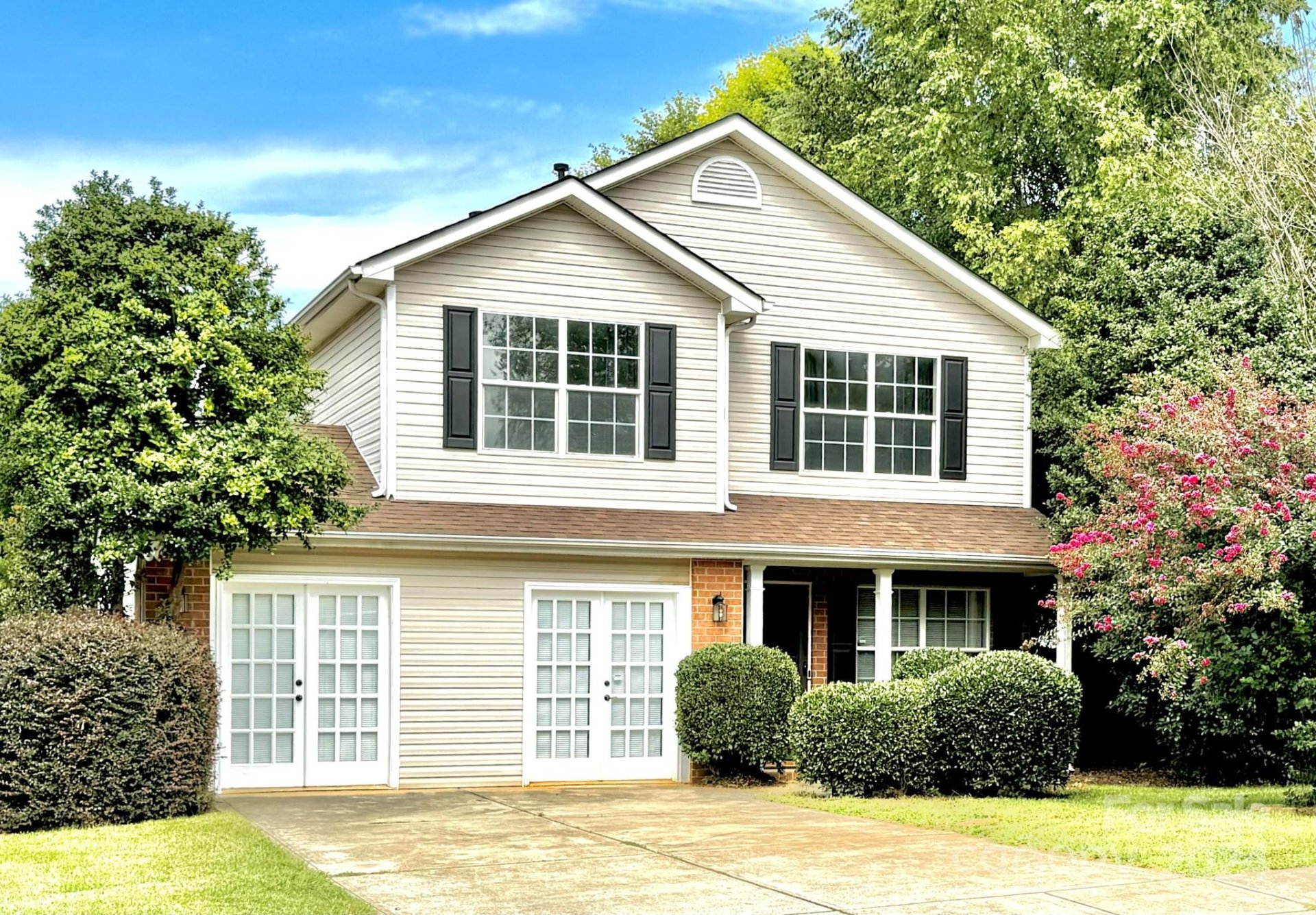 Generals Estates, Charlotte Community
