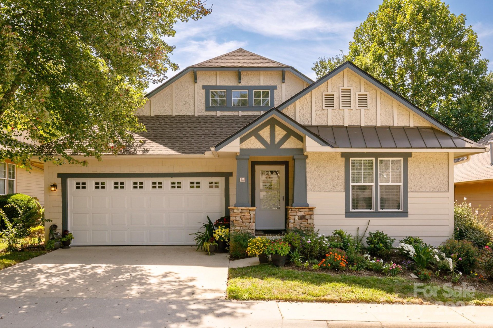 Property image 1 at 17 Gray Wolf Lane, Hendersonville, NC 28792