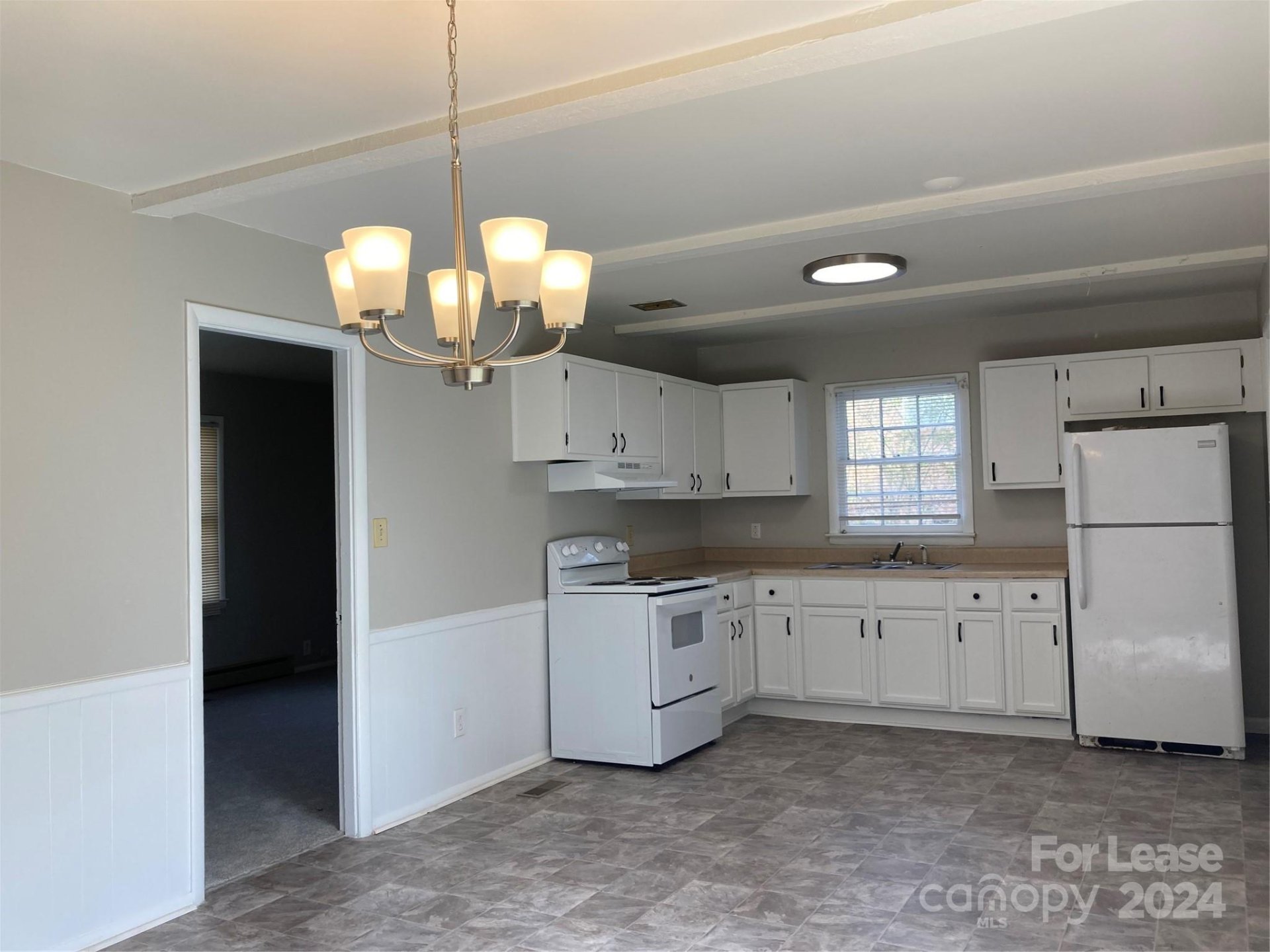 Property image 1 at 6808 Covecreek Drive, Charlotte, NC 28215