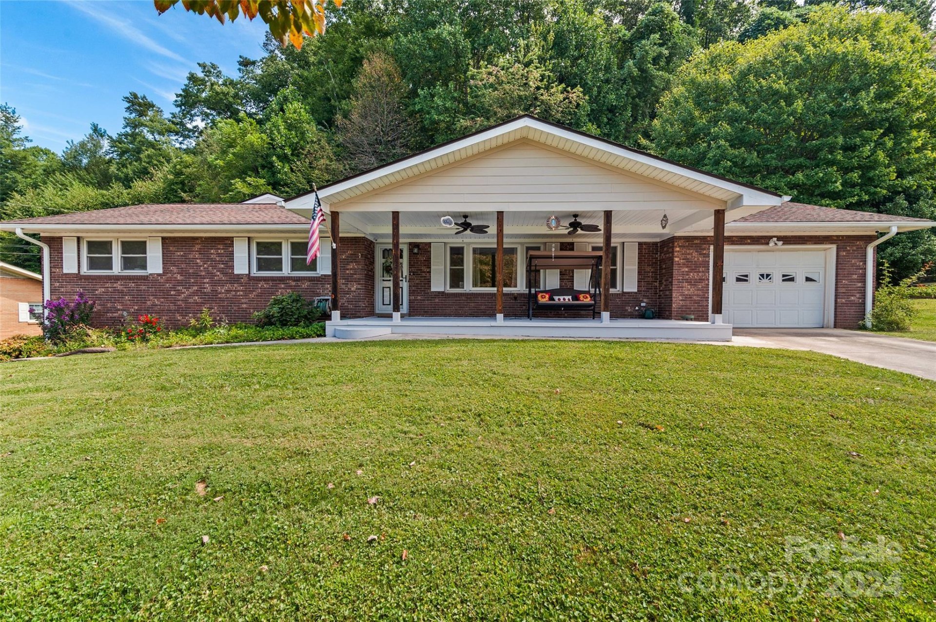 Property image 2 at 121 Auburn Park Drive, Waynesville, NC 28786