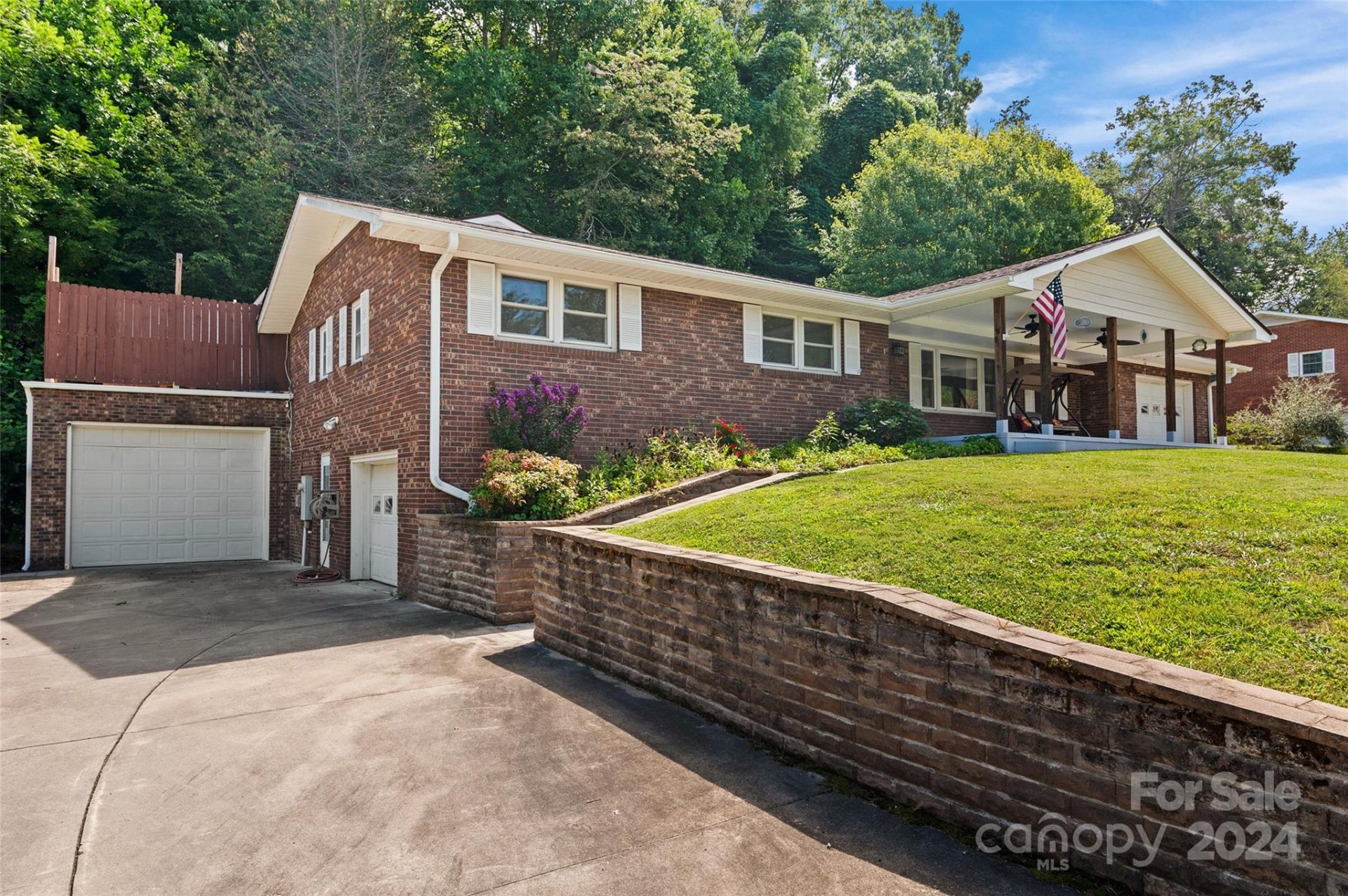 Property image 3 at 121 Auburn Park Drive, Waynesville, NC 28786