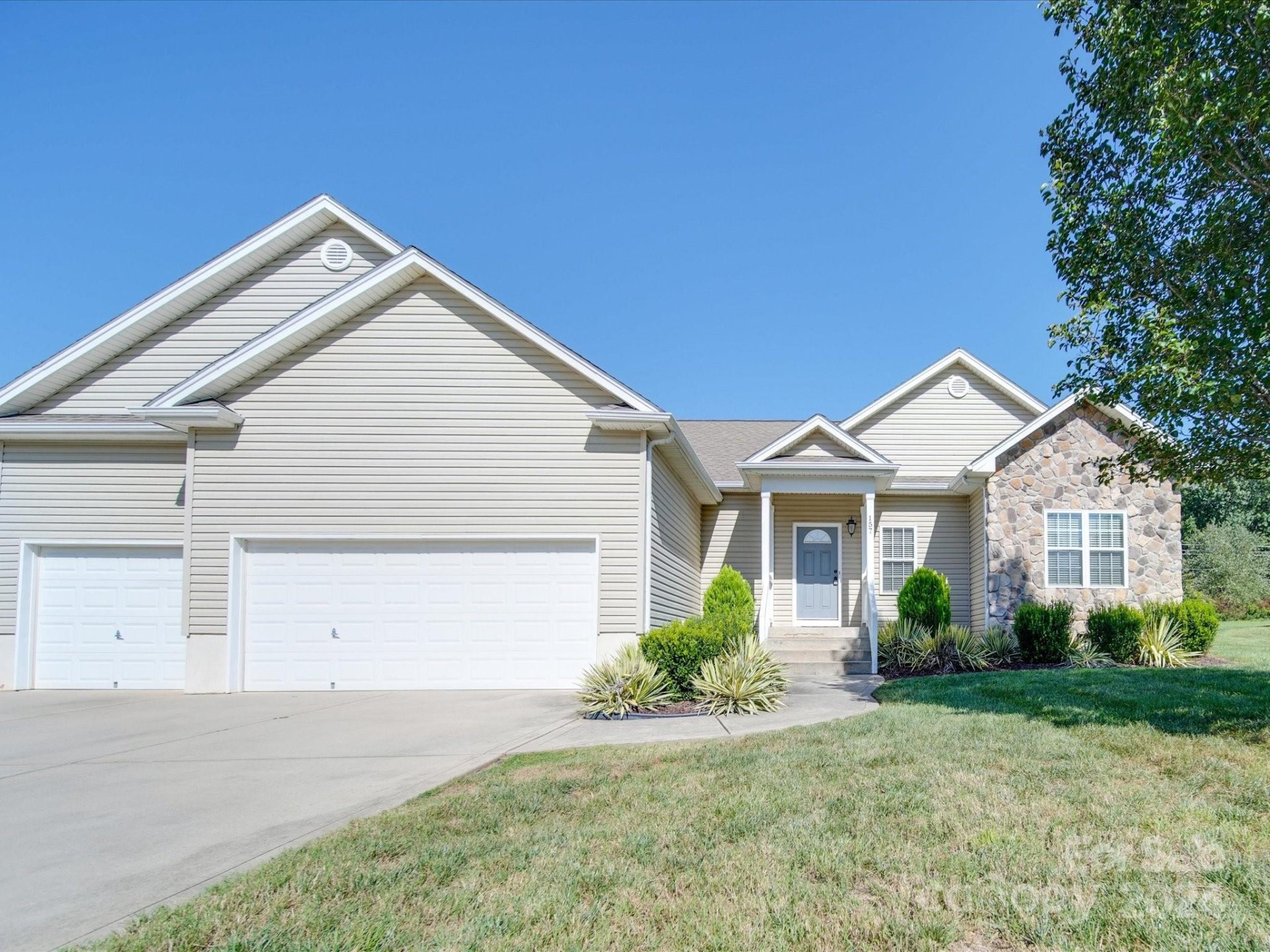 Property image 3 at 157 Wheatfield Drive, Statesville, NC 28677