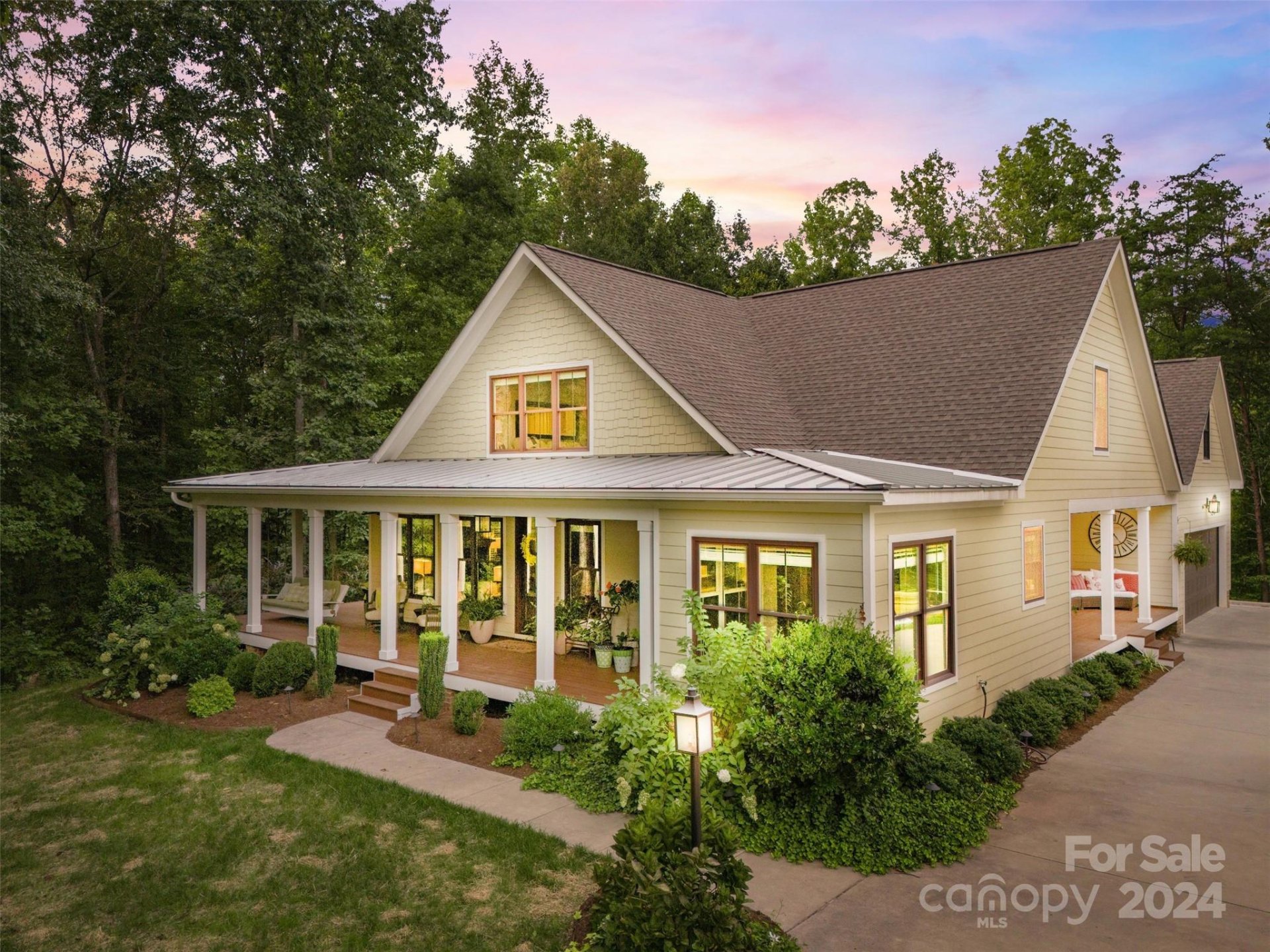 Coman Estates, Kings Mountain Community