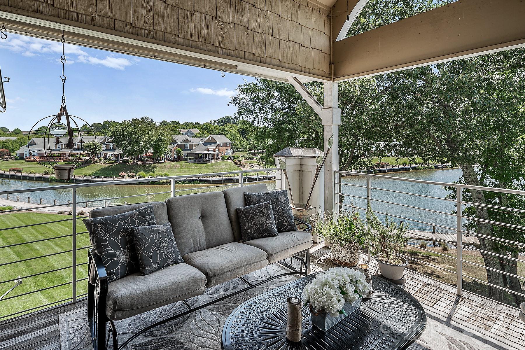18641 Harborside Drive