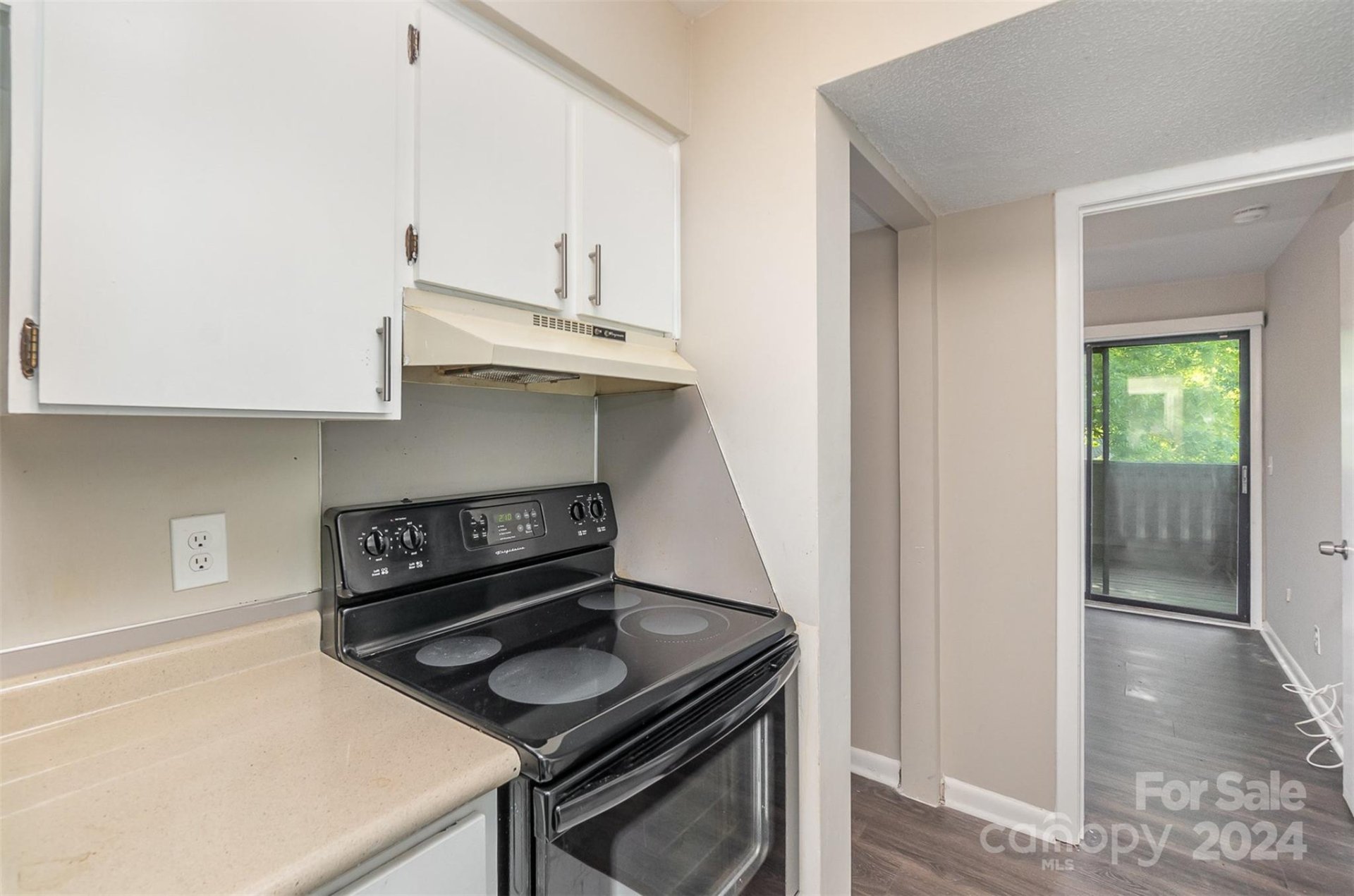 Property image 4 at 4401 Sharon Chase Drive, Charlotte, NC 28215