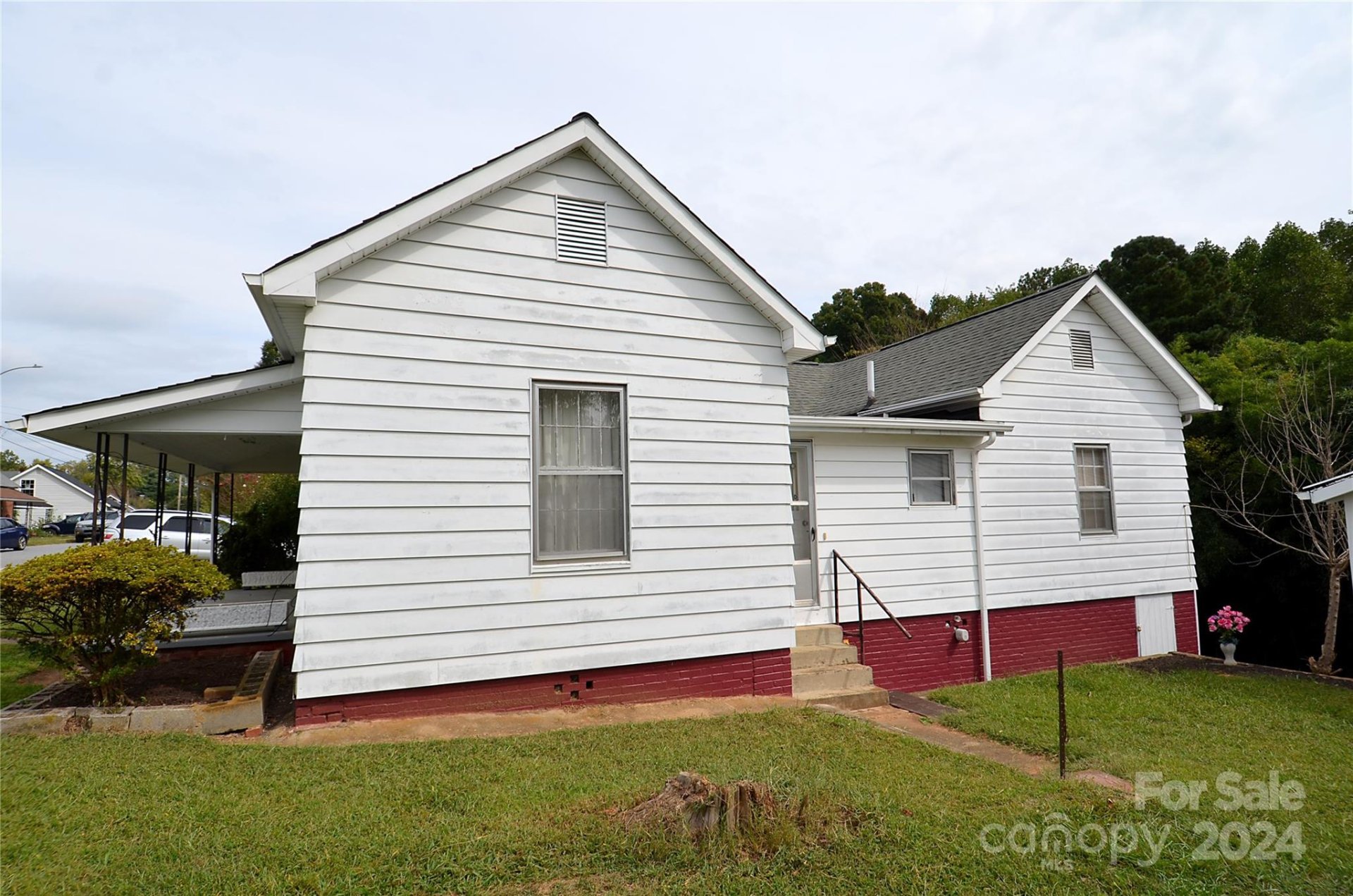 Property image 4 at 145 6th Em Street, Marion, NC 28752