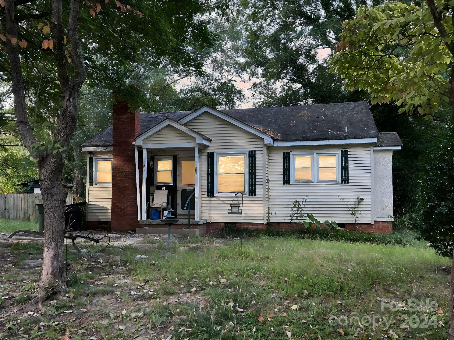 Property image 1 at 305 Hillcrest Avenue, Gastonia, NC 28052