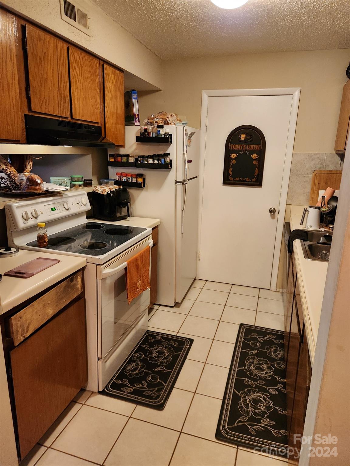 Property image 5 at 5012 Sardis Road, Charlotte, NC 28270