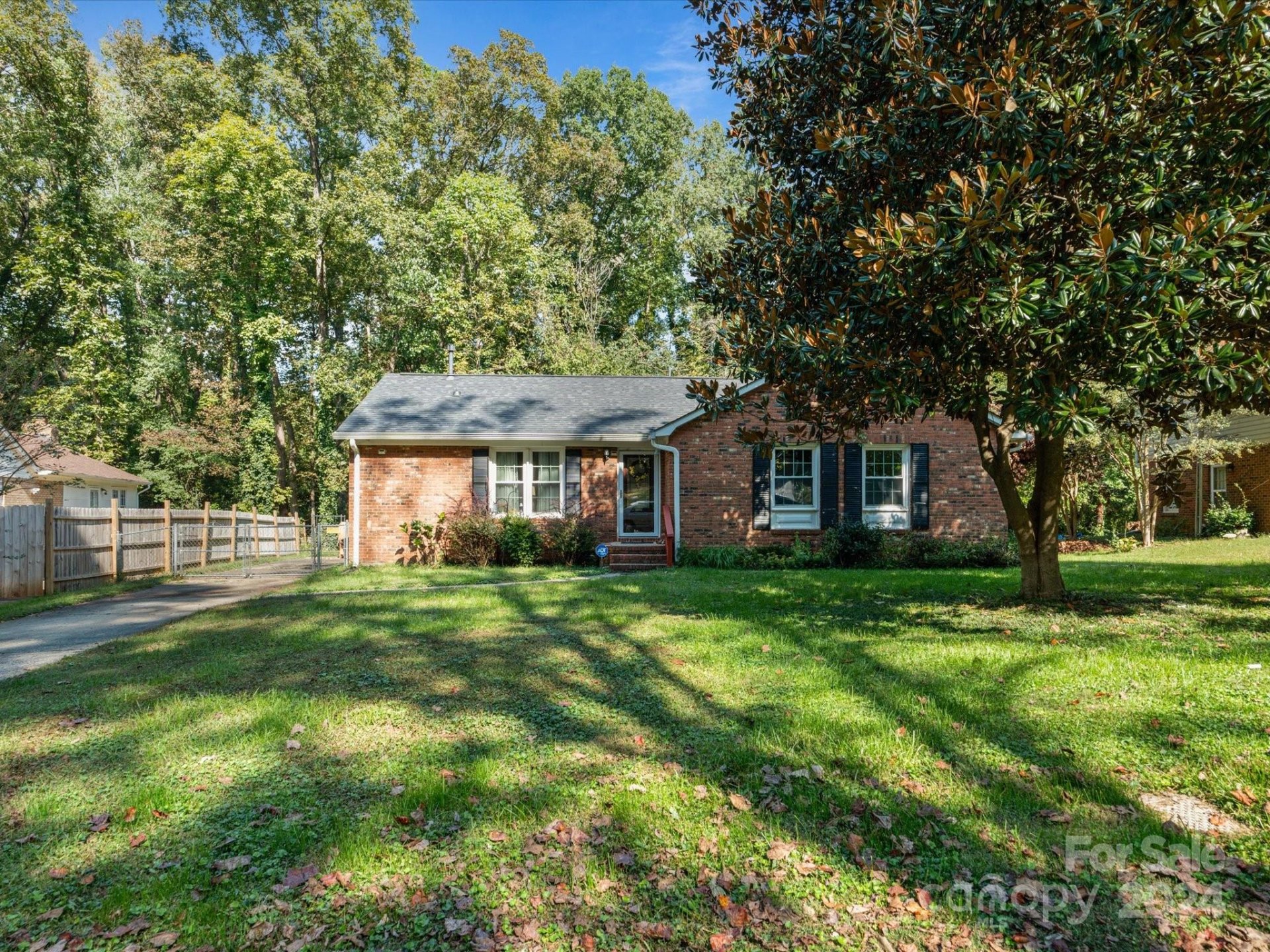 Property image 1 at 6221 Cross Creek Lane, Charlotte, NC 28212