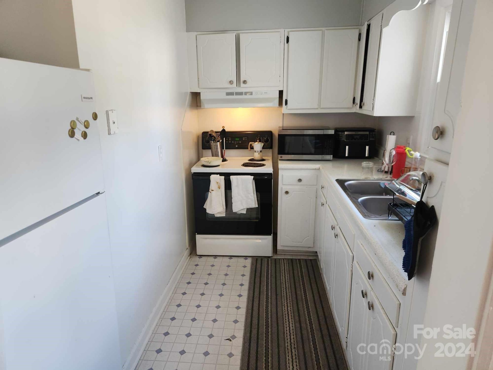 Property image 3 at 916 Mcalway Road, Charlotte, NC 28211