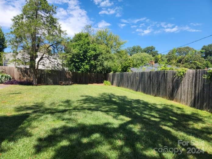 Property image 2 at 910 Mcalway Road, Charlotte, NC 28211