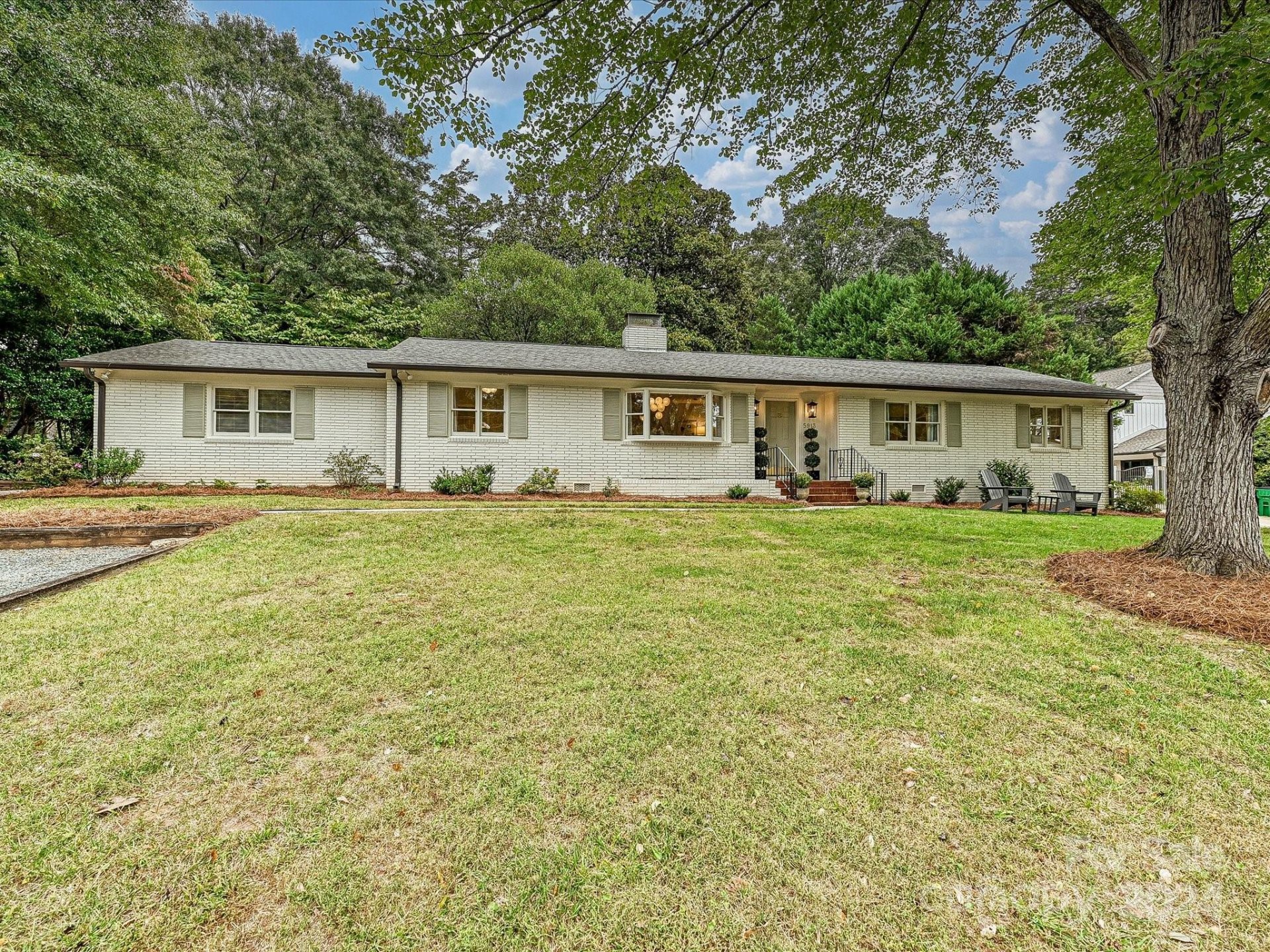 5913 Sharon View Road