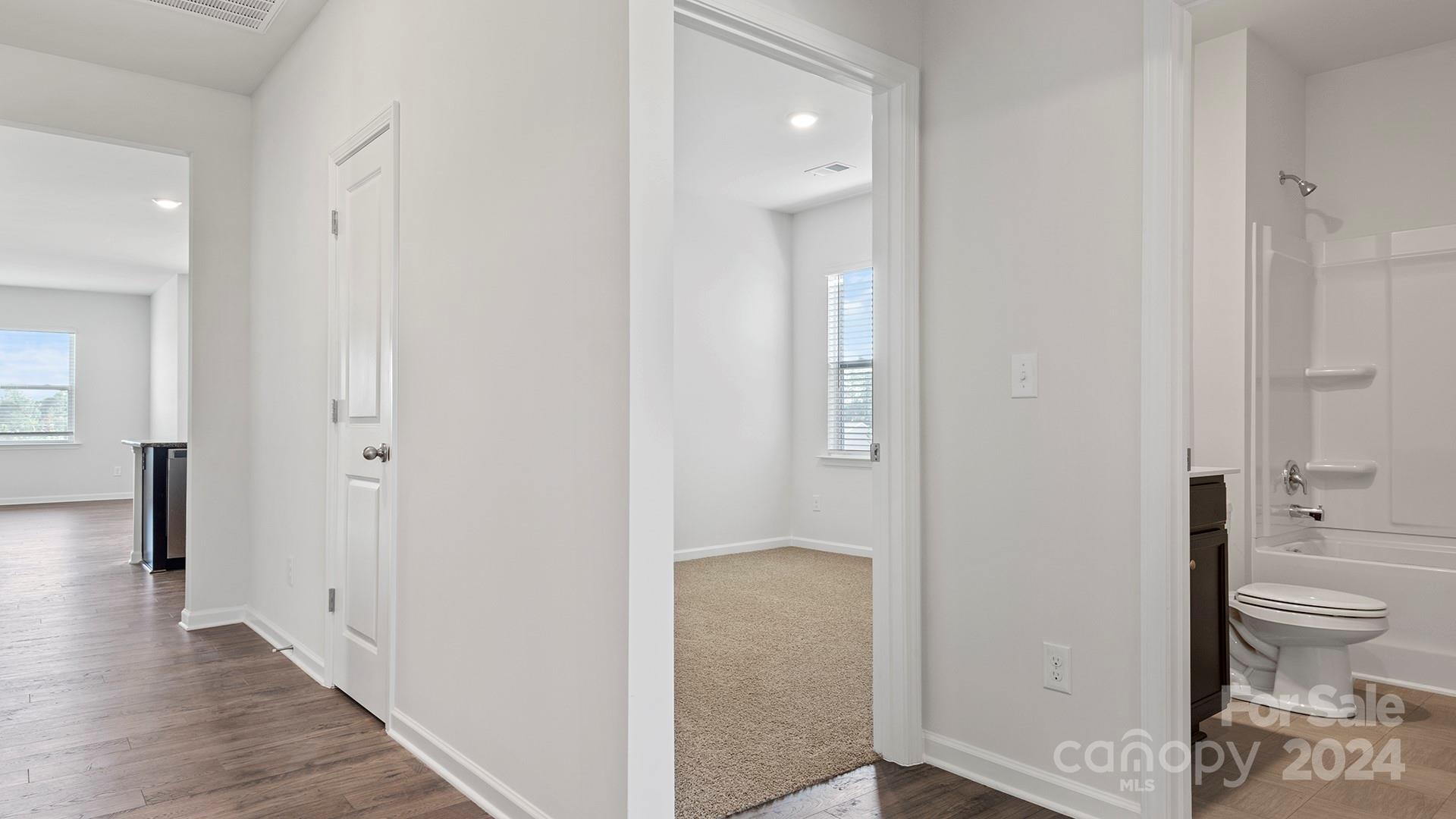 Property image 4 at 592 Country Oak Drive, Asheville, NC 28804