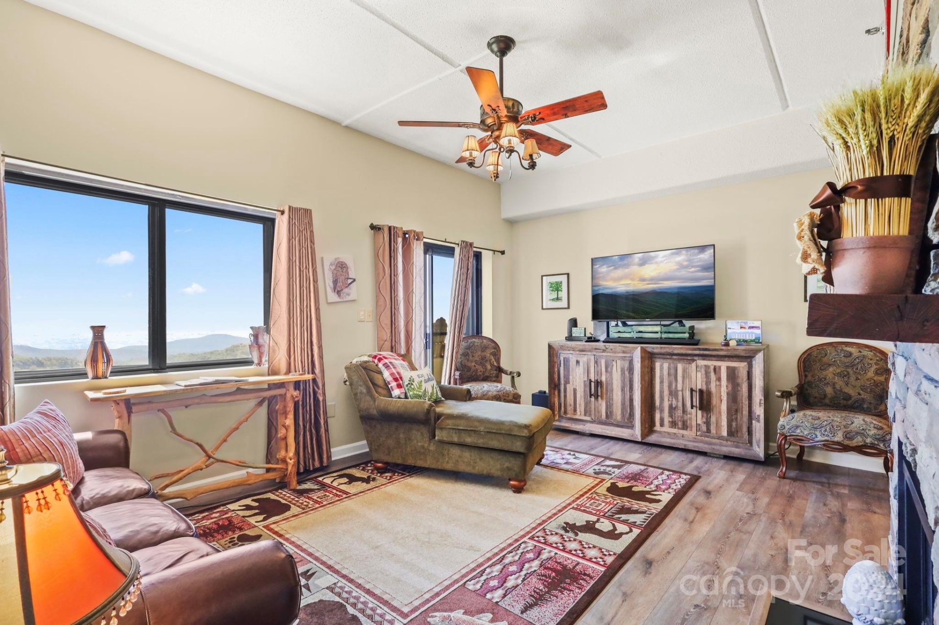 Property image 3 at 303 Sugar Top Drive, Sugar Mountain, NC 28604