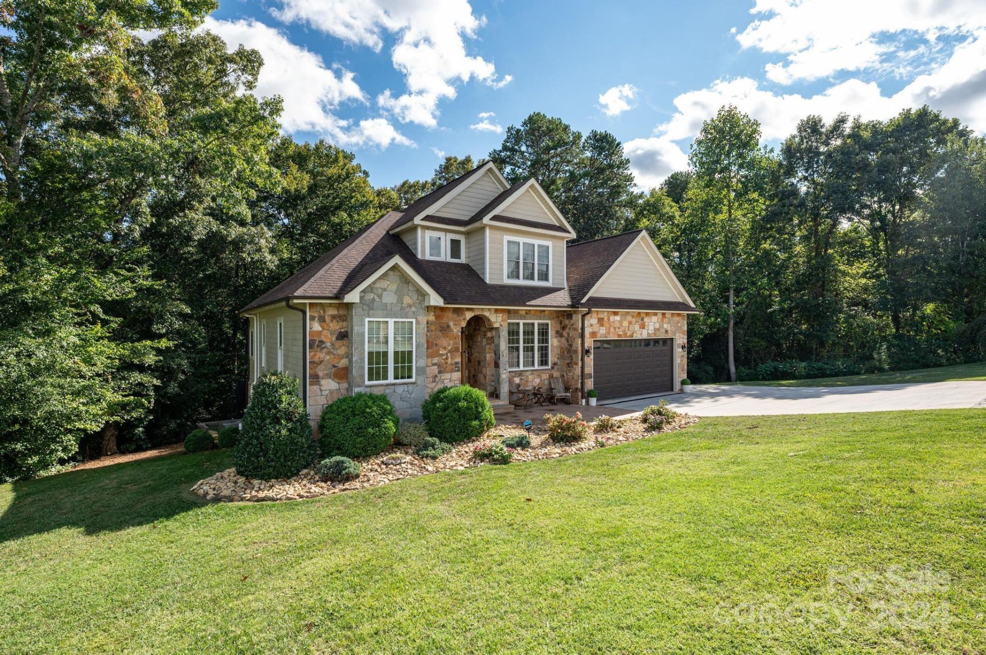 Property image 2 at 1936 46th Avenue Drive, Hickory, NC 28601