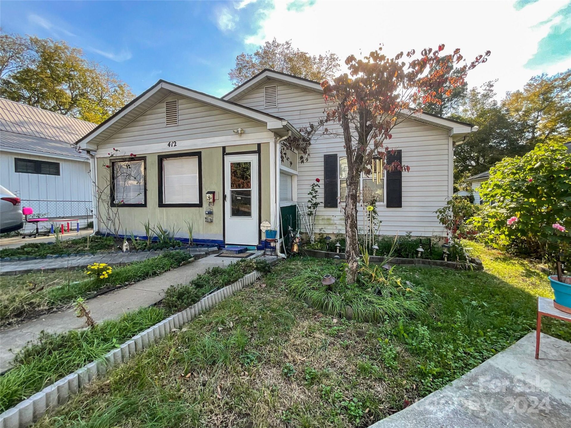 412 E 18th Street