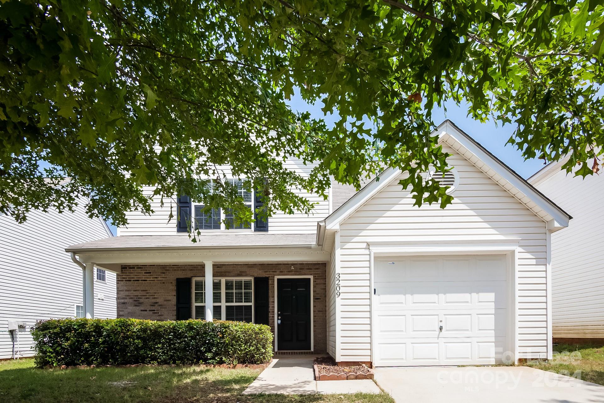 Property image 1 at 3206 Reid Brook Lane, Charlotte, NC 28208