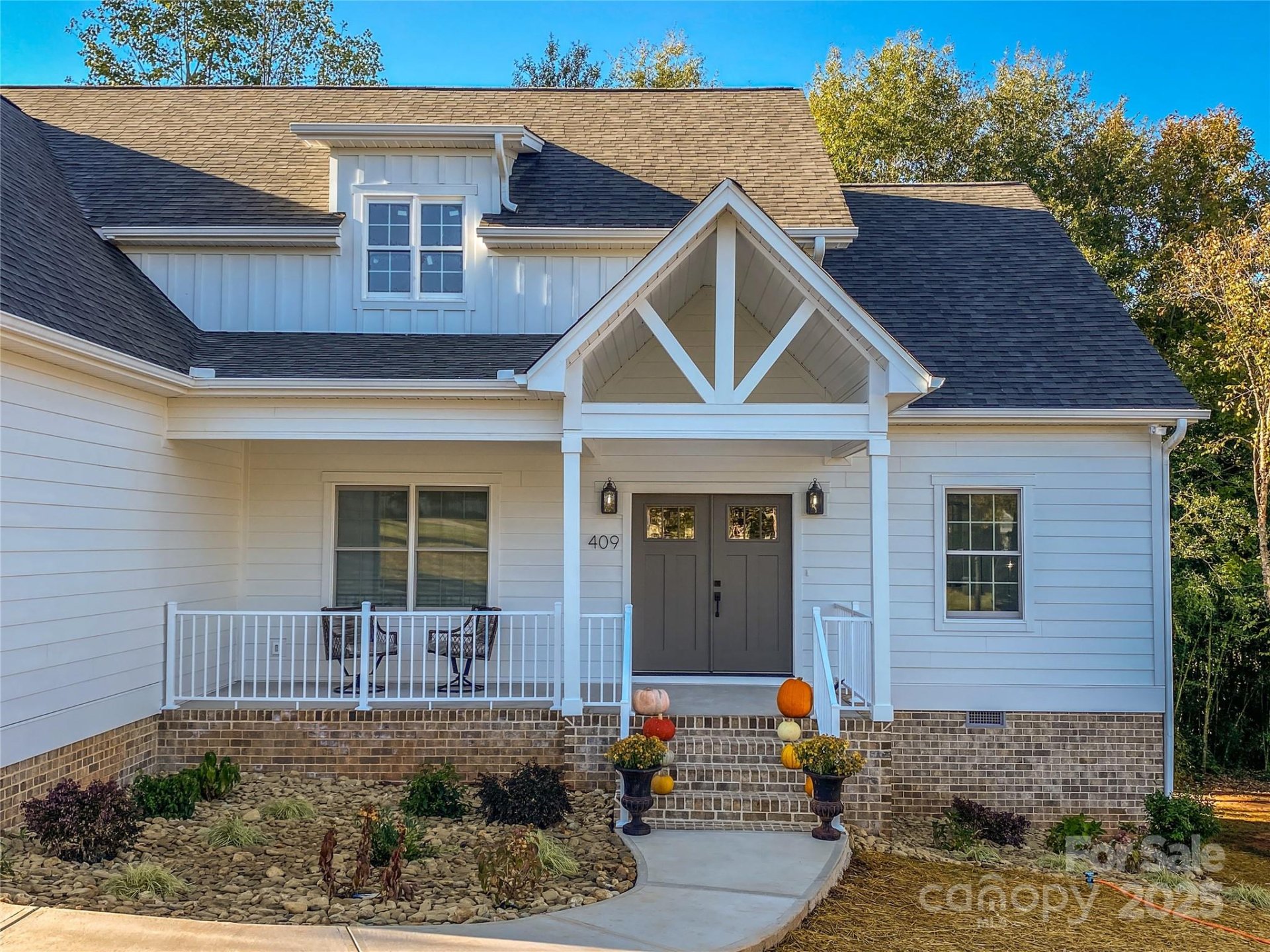 Property image 3 at 409 19th Avenue Circle, Hickory, NC 28601