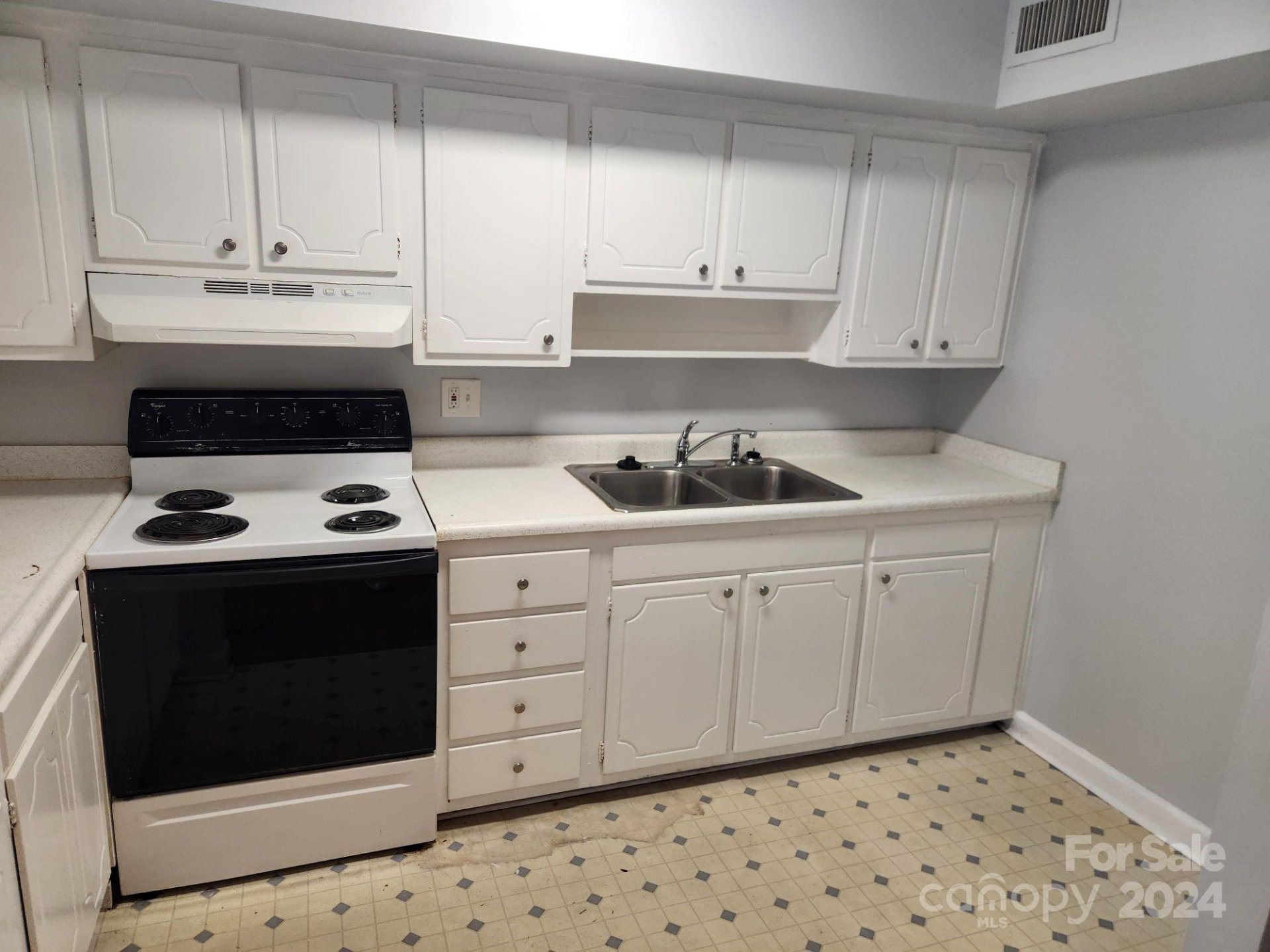 Property image 2 at 910 Mcalway Road, Charlotte, NC 28211