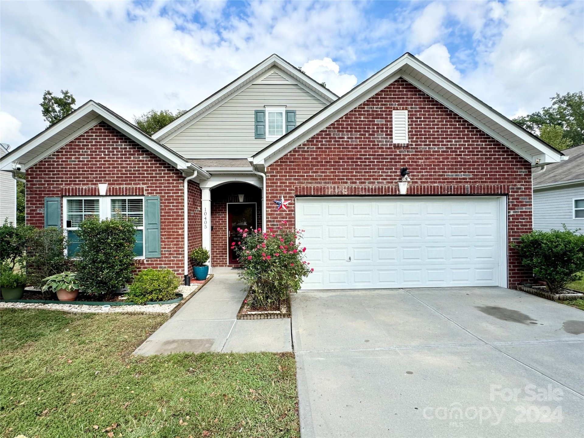 Property image 1 at 10405 Kempsford Drive, Charlotte, NC 28262