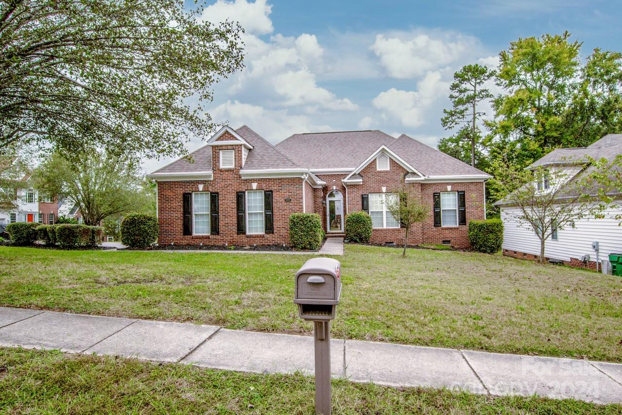 Property image 1 at 10705 Hellebore Road, Charlotte, NC 28213