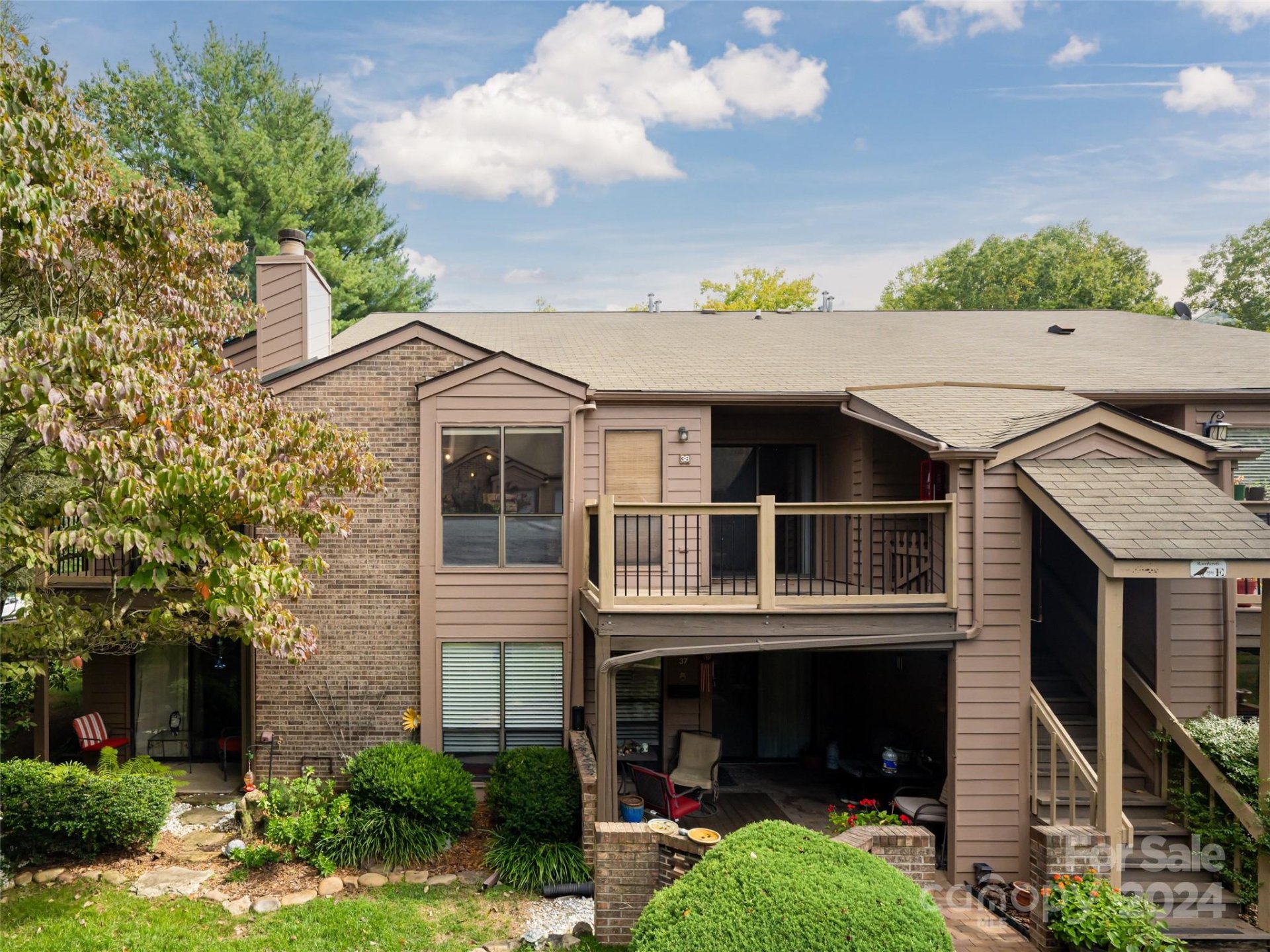 Property image 3 at 38 Ravencroft Lane, Asheville, NC 28803