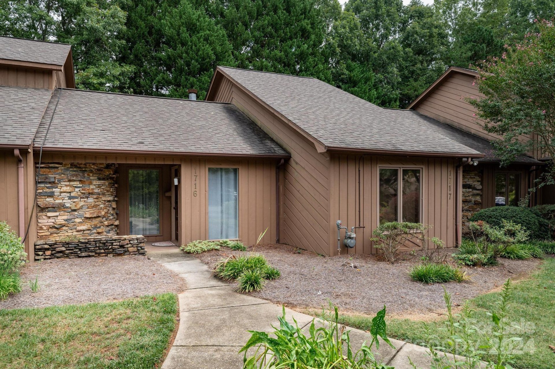 Property image 1 at 1716 12th Street, Hickory, NC 28601