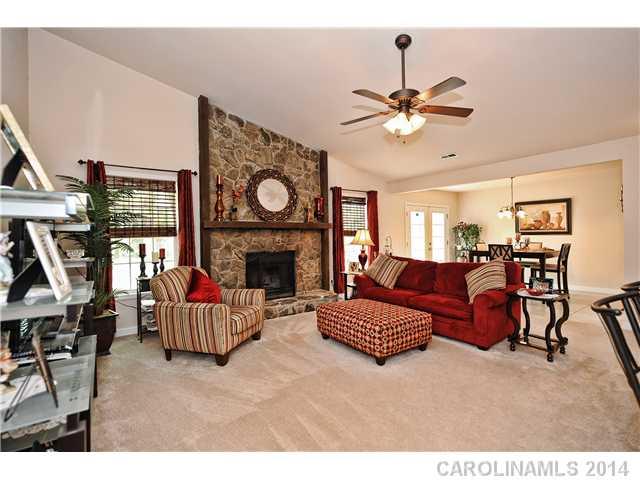 Property image 1 at 7626 Eastbourne Drive, Charlotte, NC 28227