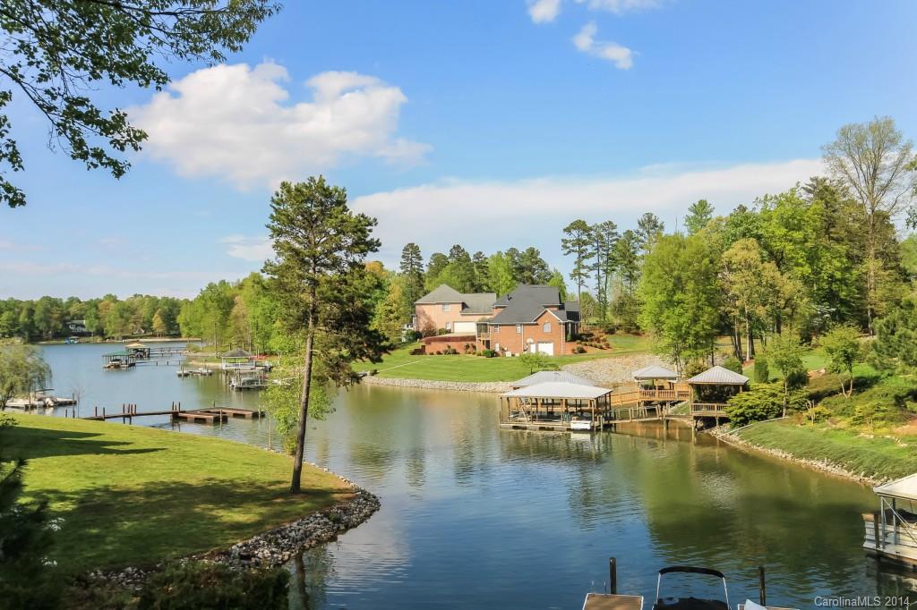 Property image 1 at 142 Normandy Road, Mooresville, NC 28117