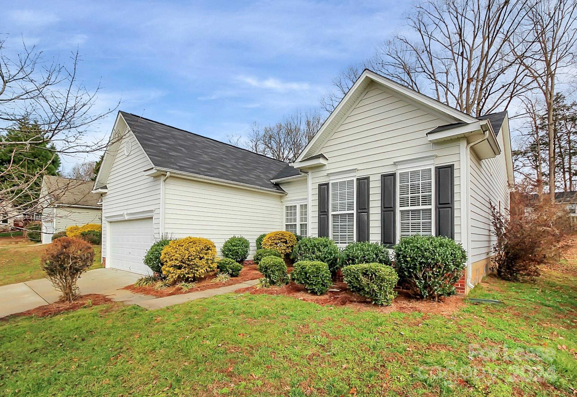 Property image 1 at 13316 Salvo Drive, Matthews, NC 28105