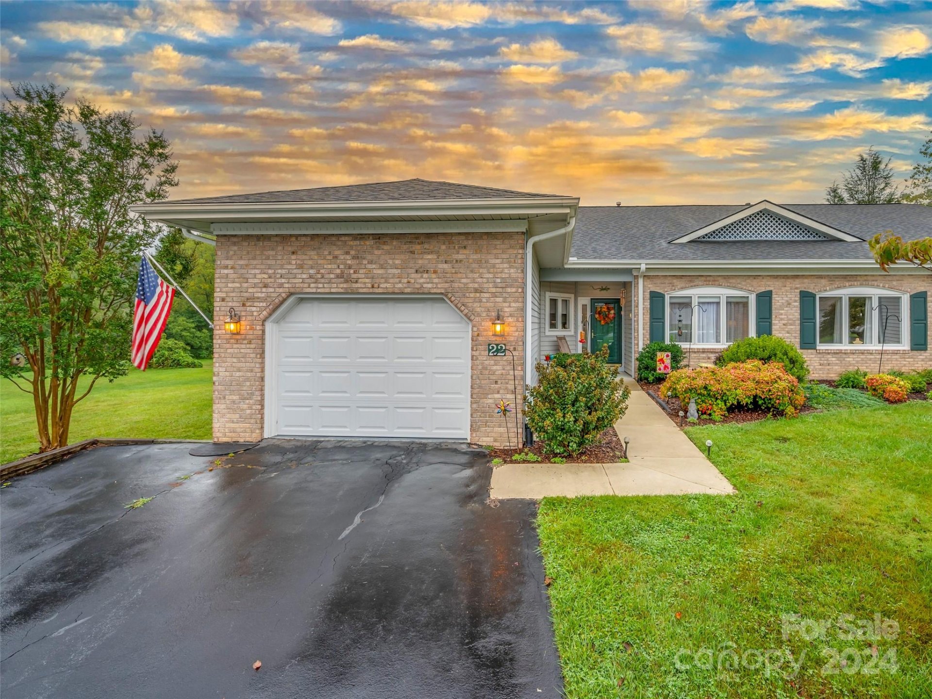 Property image 2 at 22 Country Meadows Lane, Hendersonville, NC 28792