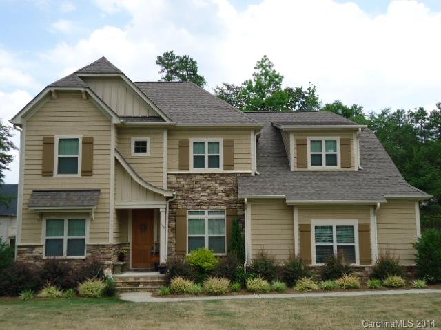 135 Lakeshore Hills Drive