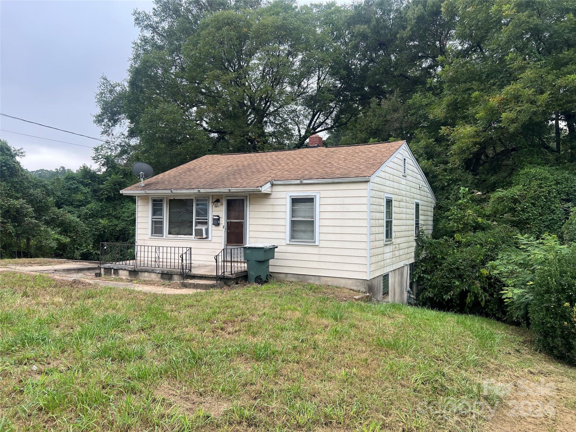Property image 2 at 541 S Trenton Street, Gastonia, NC 28052