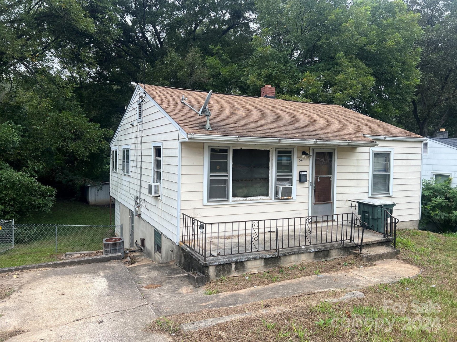 Property image 3 at 541 S Trenton Street, Gastonia, NC 28052