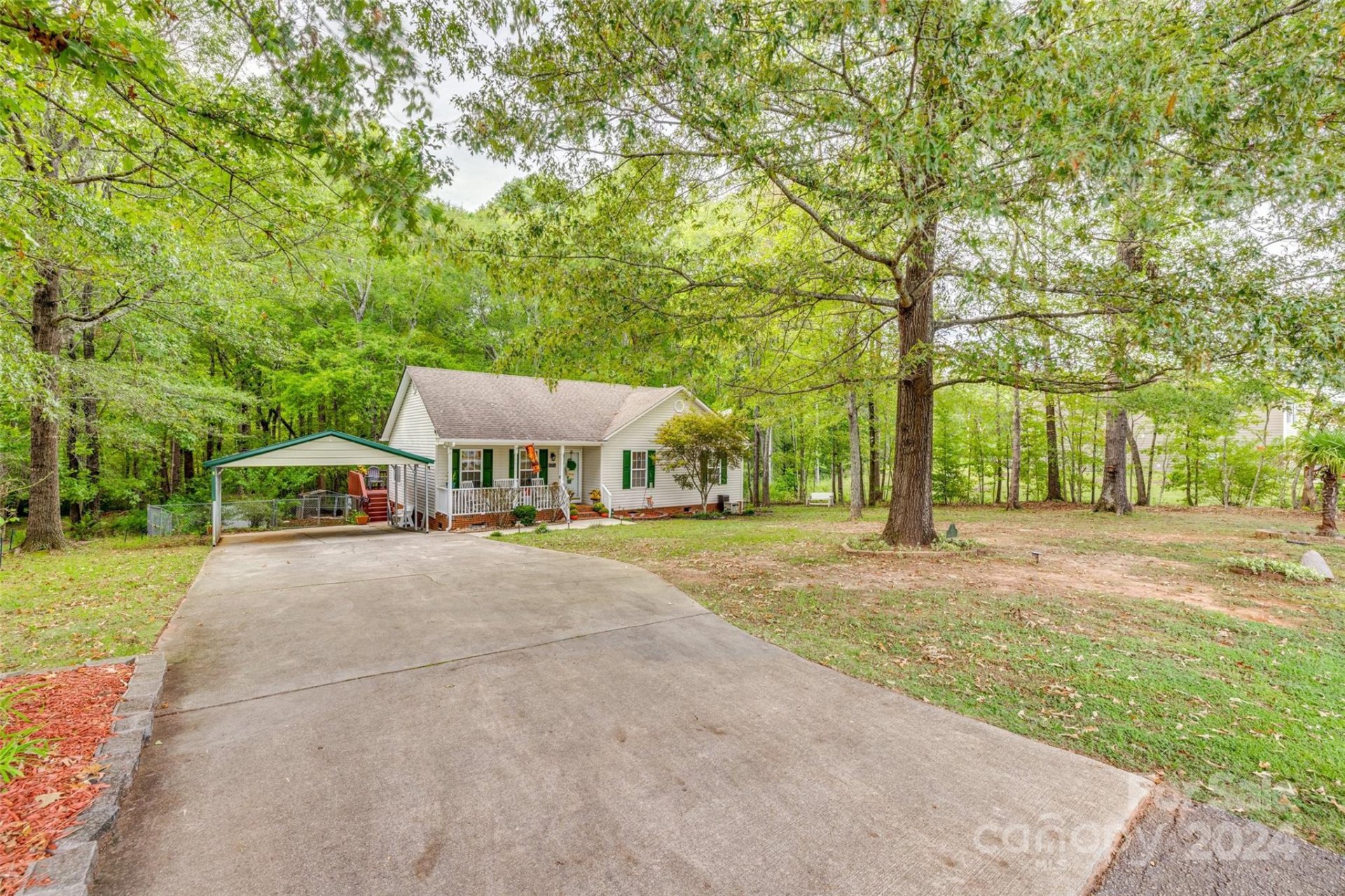 Property image 2 at 163 Scotch Pine Drive, York, SC 29745