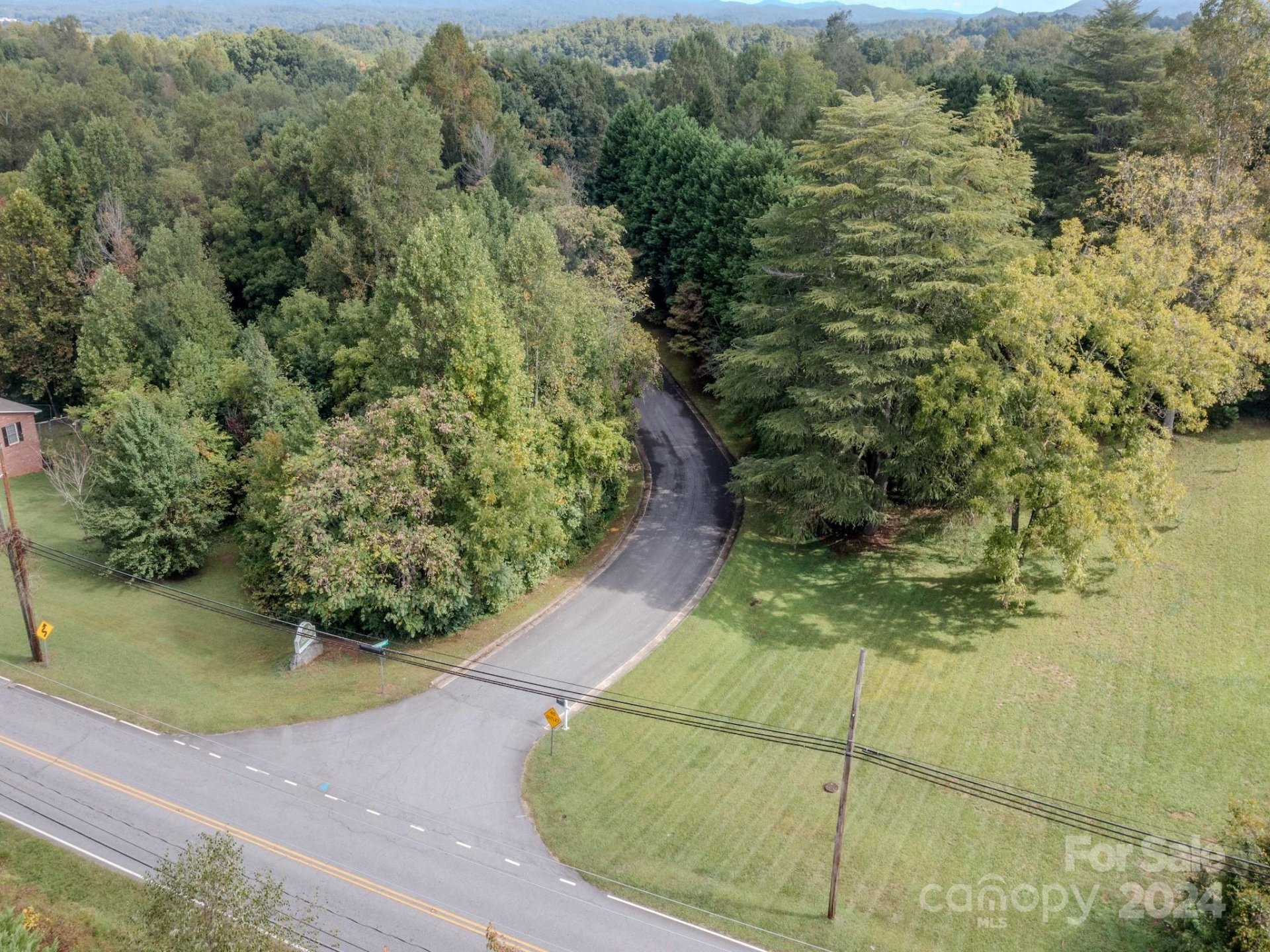 Property image 3 at 1205 Wiltshire Court, Lenoir, NC 28645