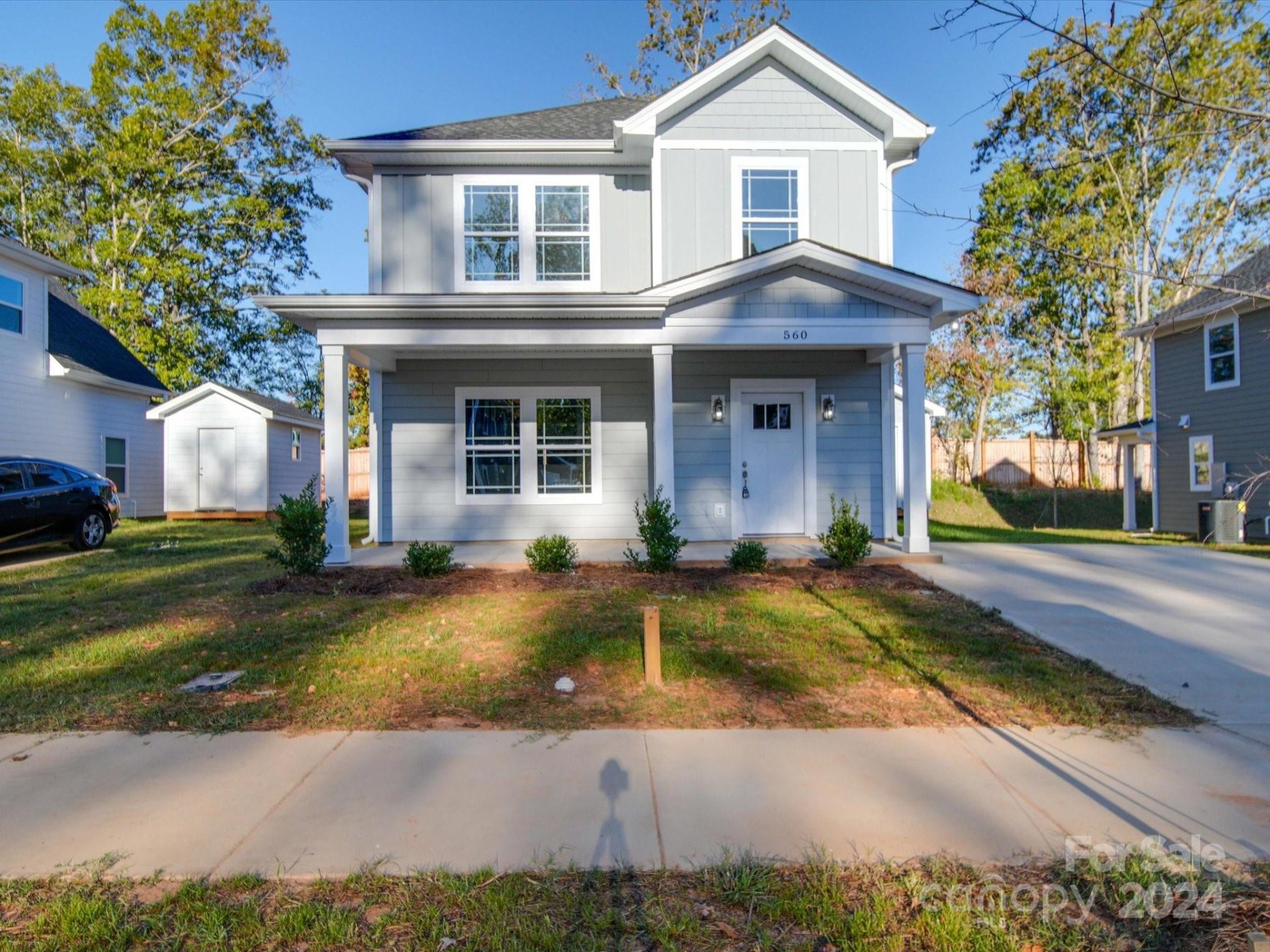 560 Geneva Circle