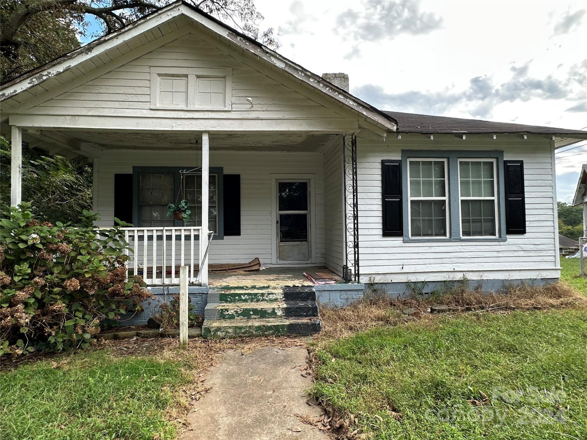 Property image 1 at 903 W Sixth Avenue, Gastonia, NC 28052