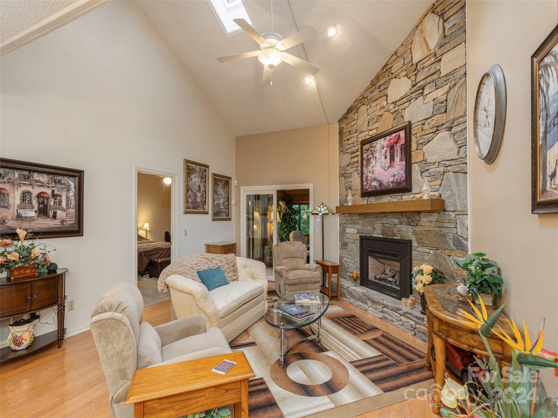 Property image 5 at 303 White Oak Drive, Hendersonville, NC 28791