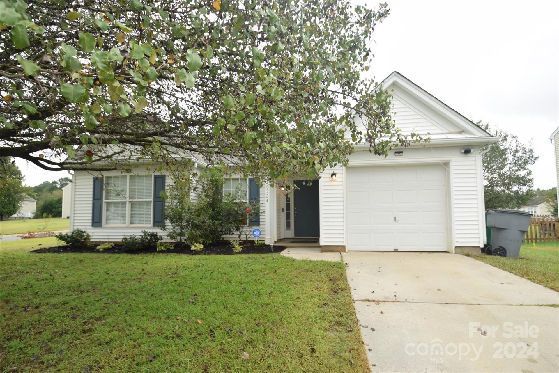 Property image 1 at 10324 Roundleaf Drive, Charlotte, NC 28213