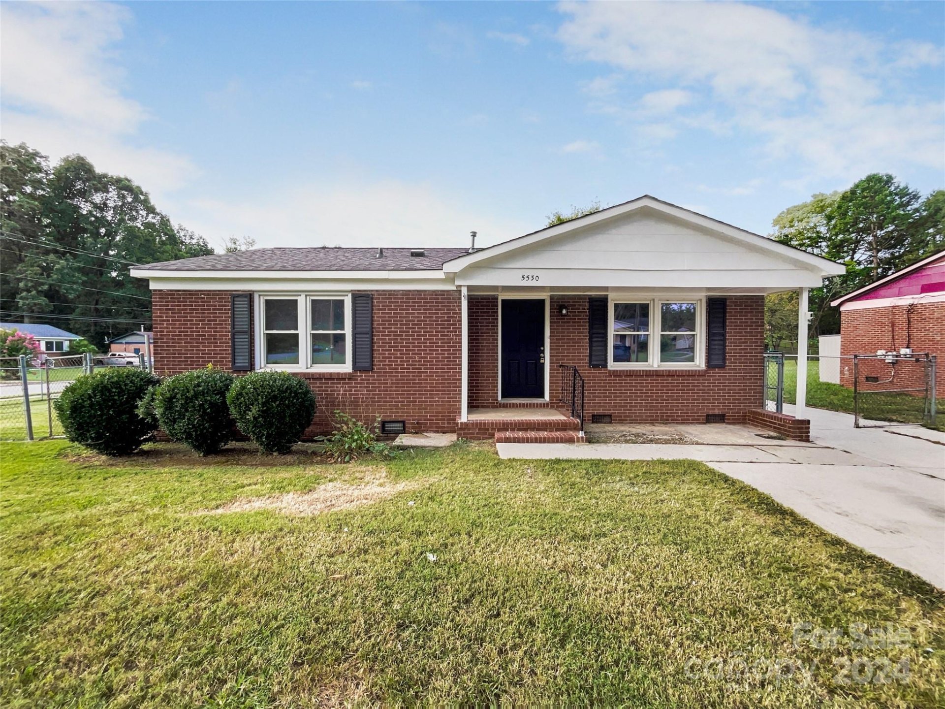 Property image 1 at 5530 Evanshire Drive, Charlotte, NC 28216