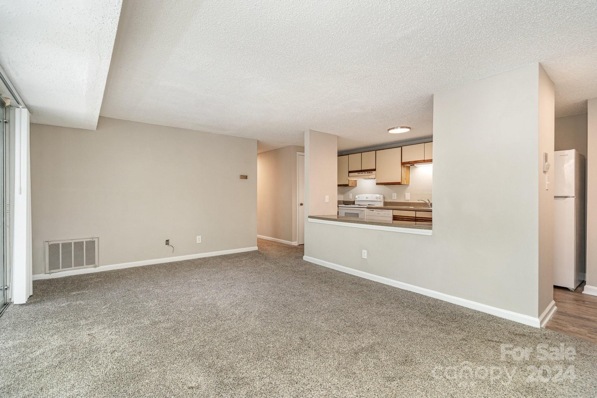 Property image 2 at 9541 Shannon Green Drive, Charlotte, NC 28213