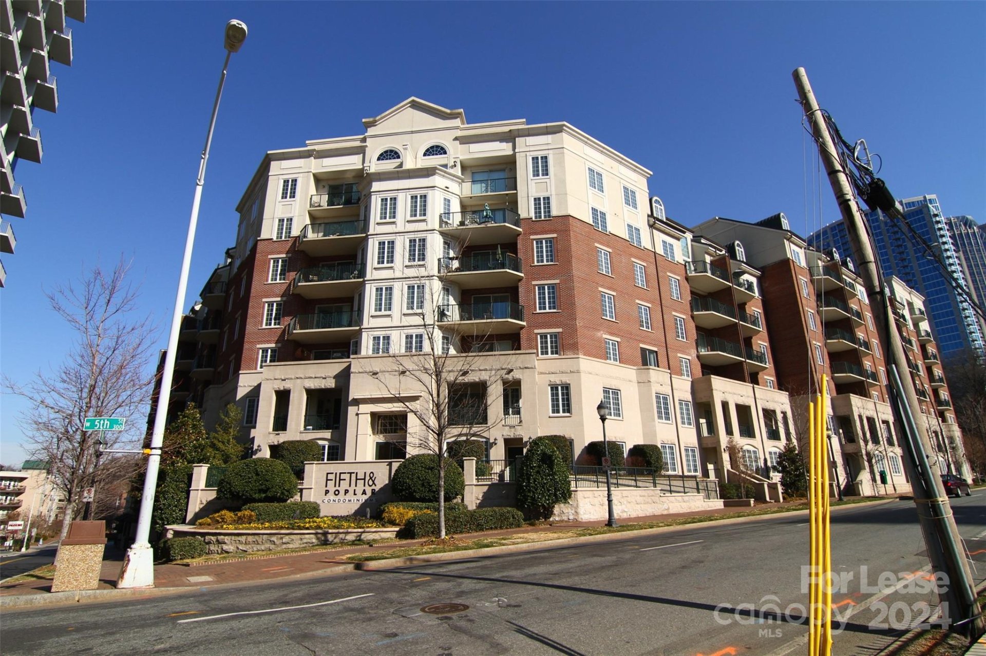 Property image 1 at 300 W 5th Street, Charlotte, NC 28202